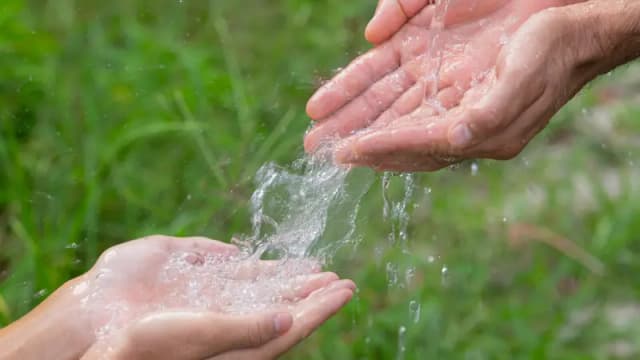 Apa Itu Air Bersih? Pengertian, Karakteristik, dan Perbedaannya dengan Air Minum